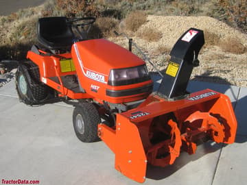 Kubota T1700X avec un déneigeur T2541.