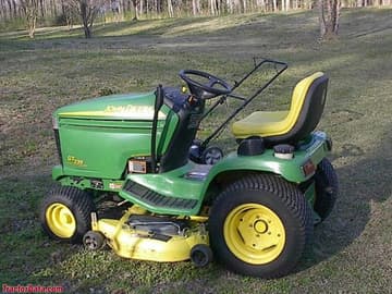 约翰迪尔 GT235E。