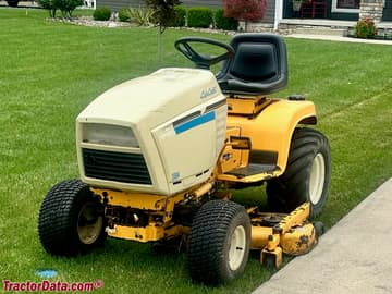 Trator de jardim Cub Cadet 2084.