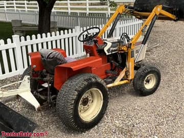 Tracteur de jardin Simplicity 9020 avec chargeuse.