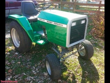 Tracteur Massey Ferguson 320GTX pour jardin avec peinture personnalisée et phares.