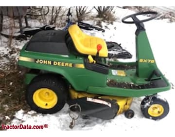 John Deere SX75, lado direito.
