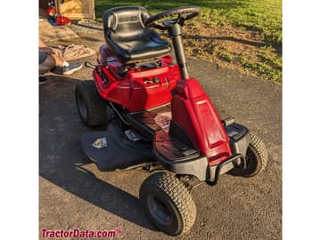 Trator de corte Craftsman 247.25000 com motor traseiro.
