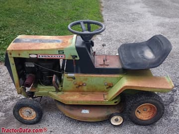 Tracteur gazon MTD Lawn Flite 134-380A, côté gauche.