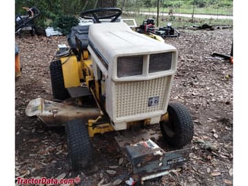 Trator de grama Cub Cadet 111.