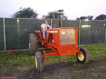 Wide-front Allis-Chalmers 180.