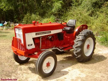 International 404 Allzwecktraktor, linke Seite