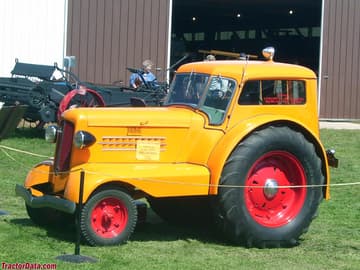 Der erste Minneapolis-Moline UDLX - Seriennummer 1.