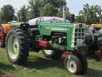 Oliver 1600, right side.