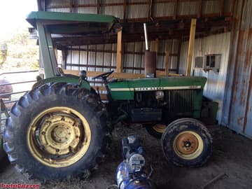 John Deere 1530