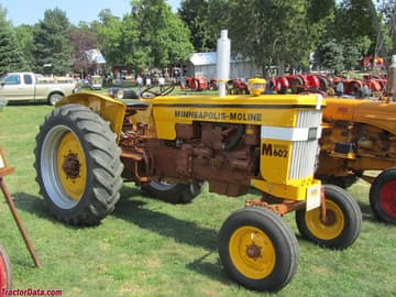 Benzin Minneapolis-Moline M-602E.