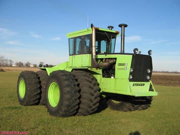 Steiger Cougar III ST-251, front-right view.