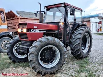 Case International 885 avec transmission intégrale.