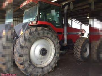 Case IH 8910 avec transmission intégrale.