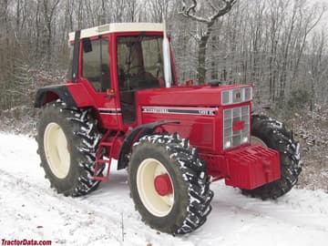 International 1455 XL, right side.