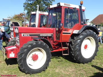 International 1056XL.