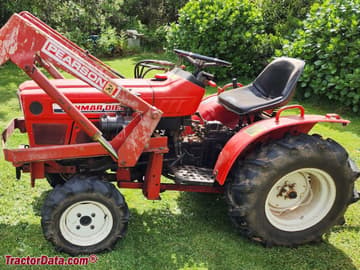 Tractor utilitario compacto Yanmar YM186D.