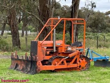 Fiat 451C avec une lame de bulldozer.