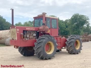 Vielseitiger Traktor der 850er Serie I mit Allradantrieb.