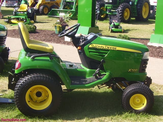 X700