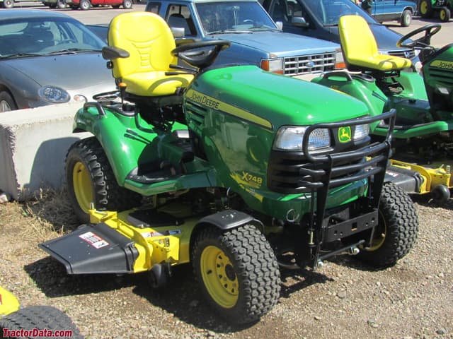 X748