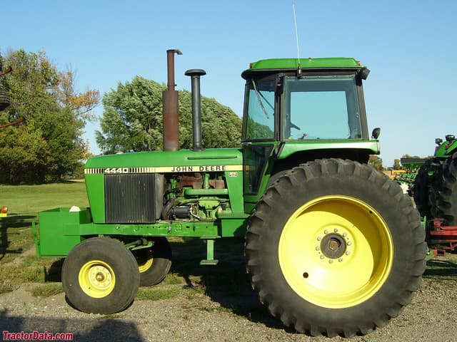 4440