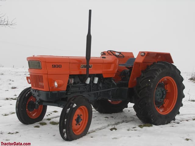 900
