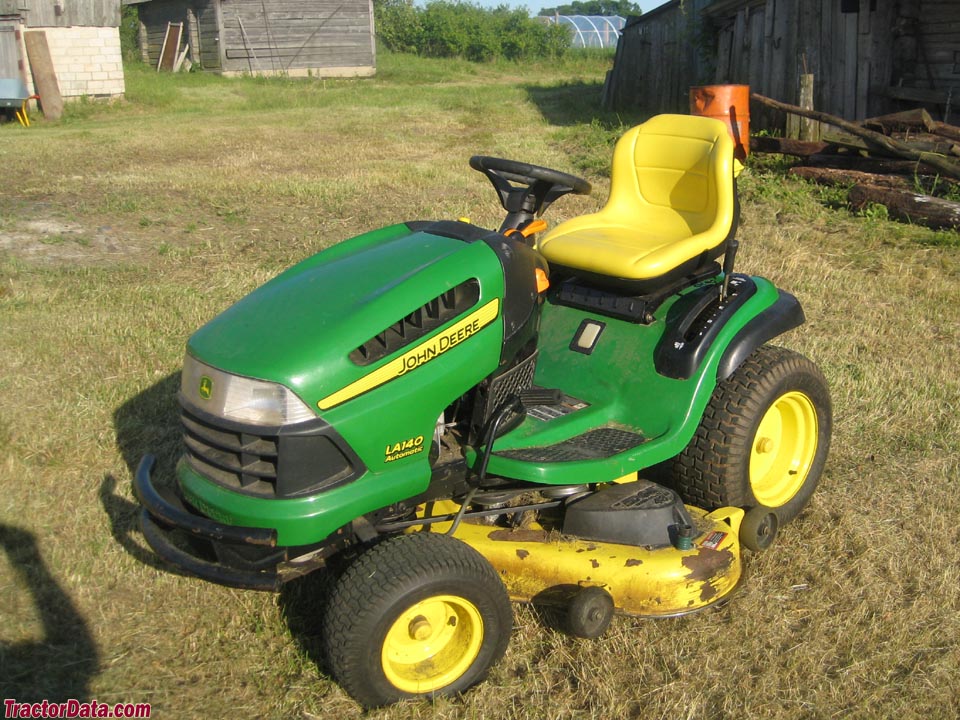 John Deere LA140