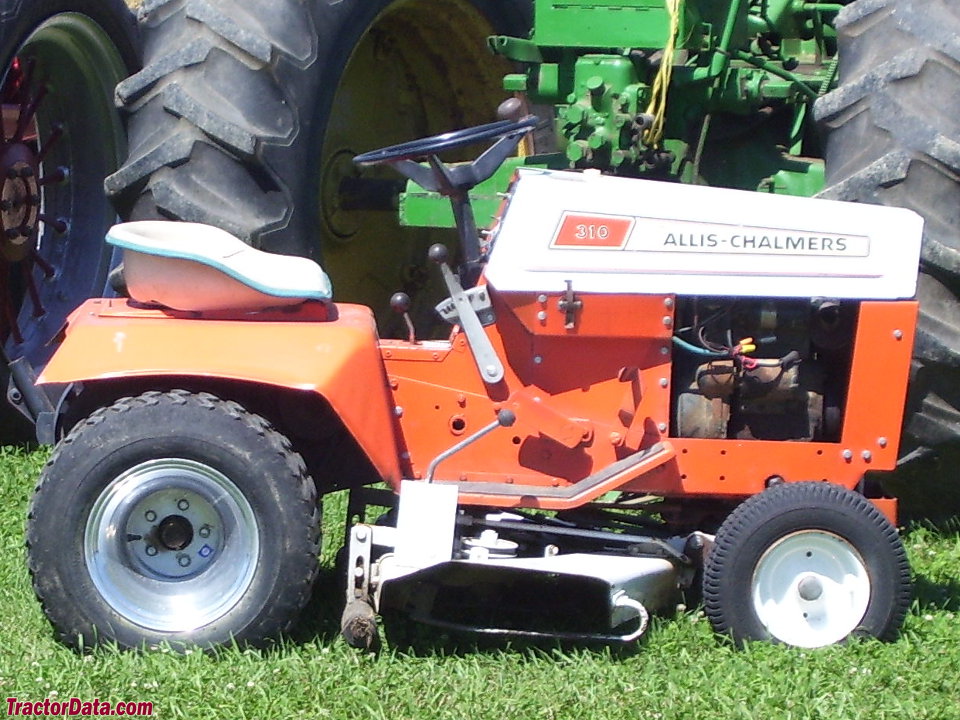 1972 Allis-Chalmers model 310.