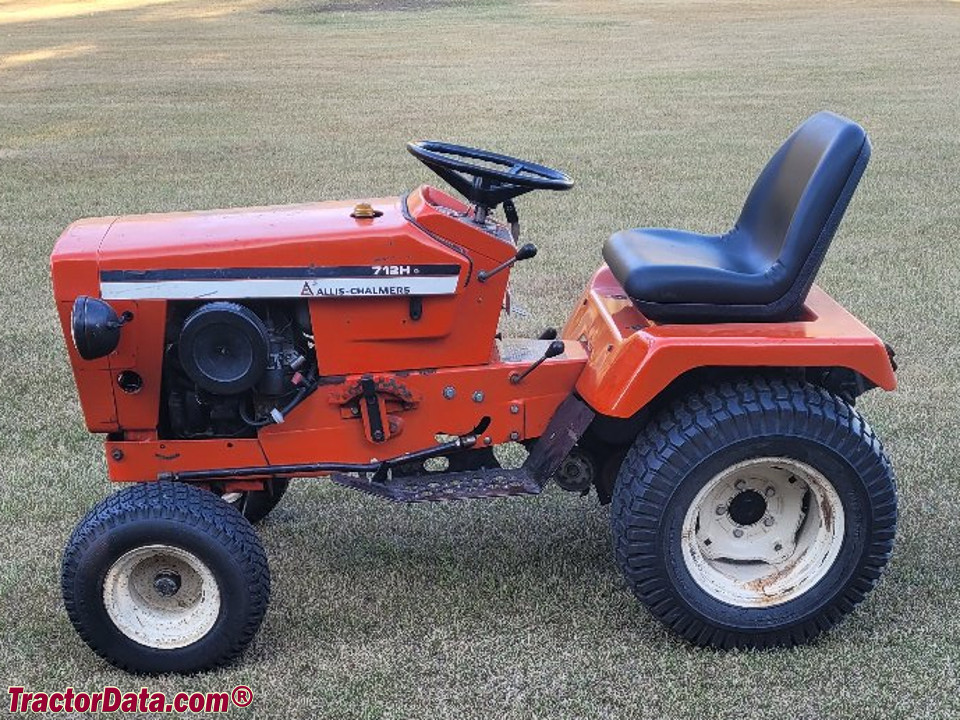 Allis-Chalmers 712H, left side.