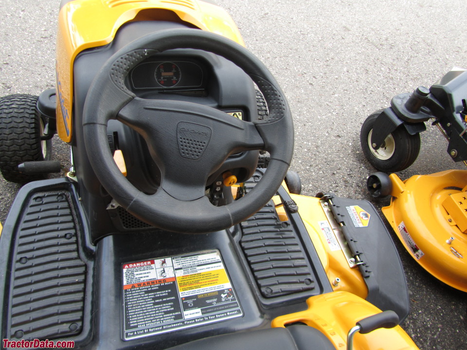 Cub Cadet i1050 operator station and controls.