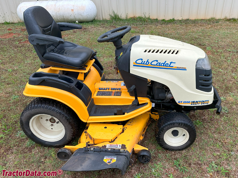 Cub Cadet GT 2550 garden tractor.