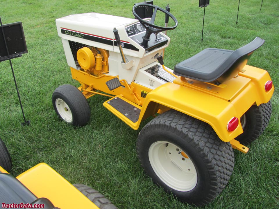 Cub Cadet 128, left side
