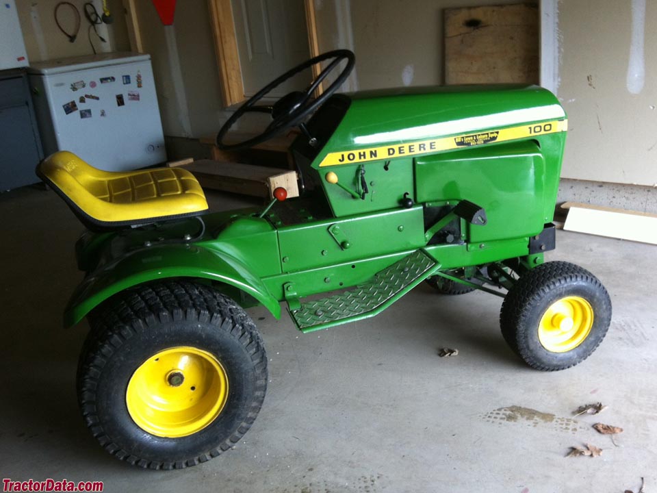 John Deere 100