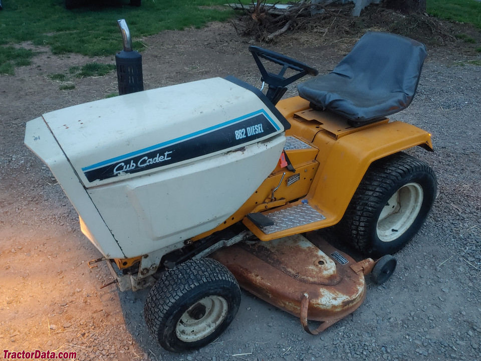Cub Cadet 882