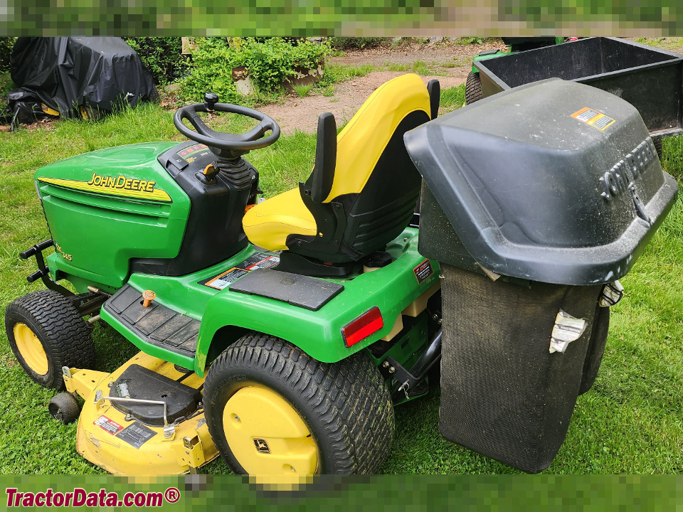 John Deere GX345 with Power Flow collection system.