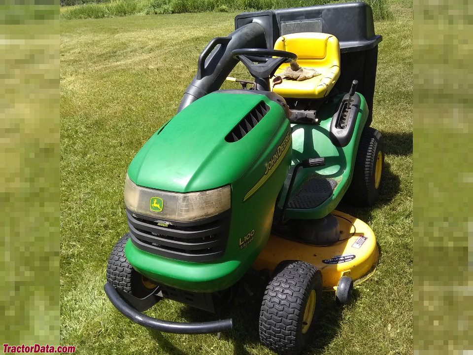 John Deere L100