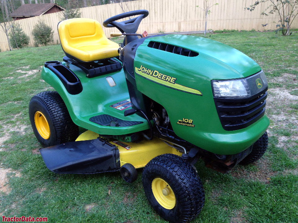 John Deere L108