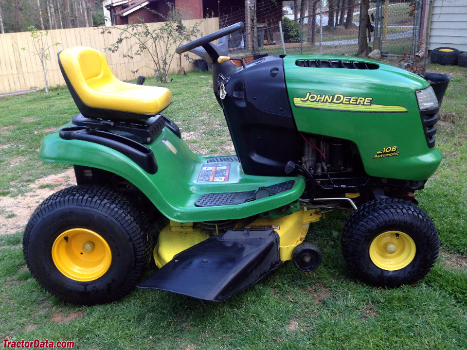 John Deere L108