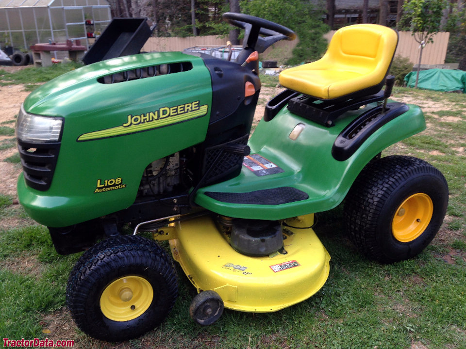 John Deere L108