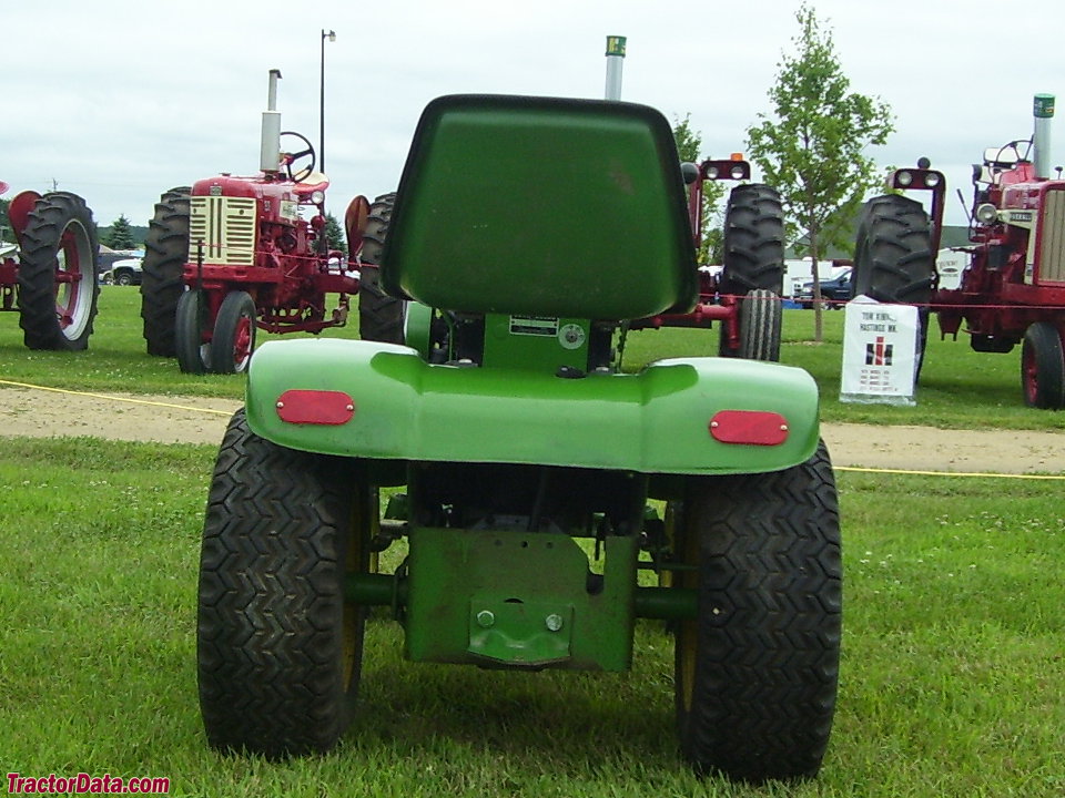 John Deere 120