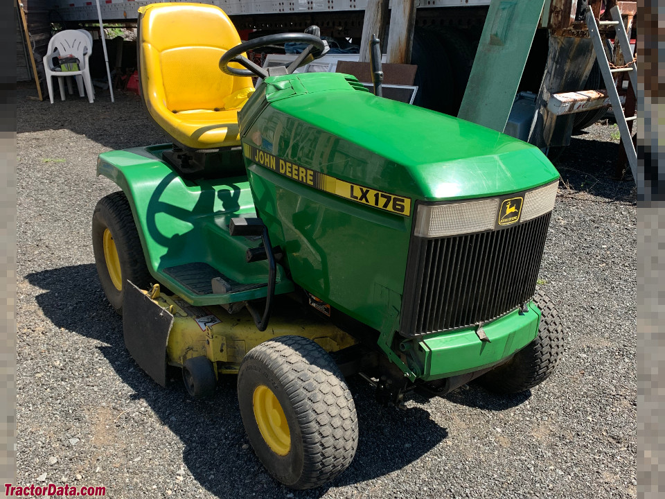 John Deere LX176.