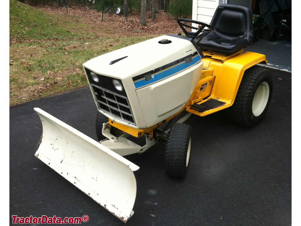 Cub Cadet 1811 with front blade.