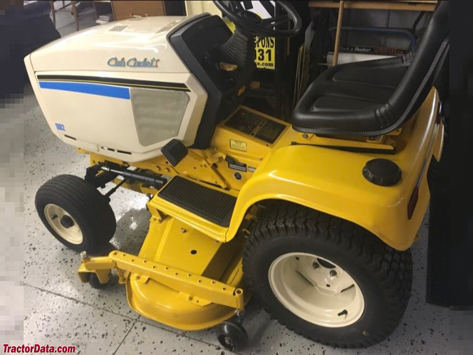 Cub Cadet 1862, left rear view.