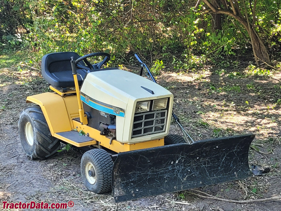 Cub Cadet 1420 with front blade.