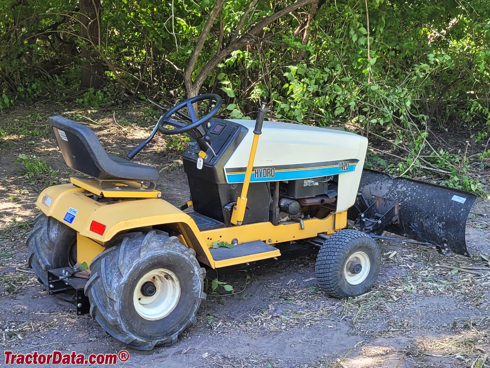 Cub Cadet 1420 with front blade.