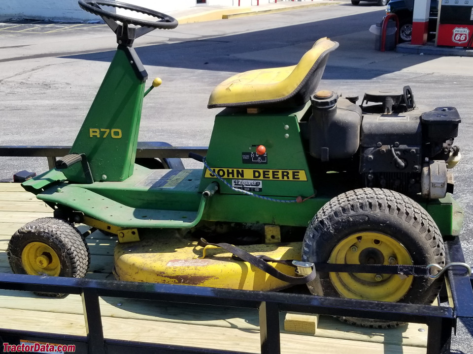 John Deere R70
