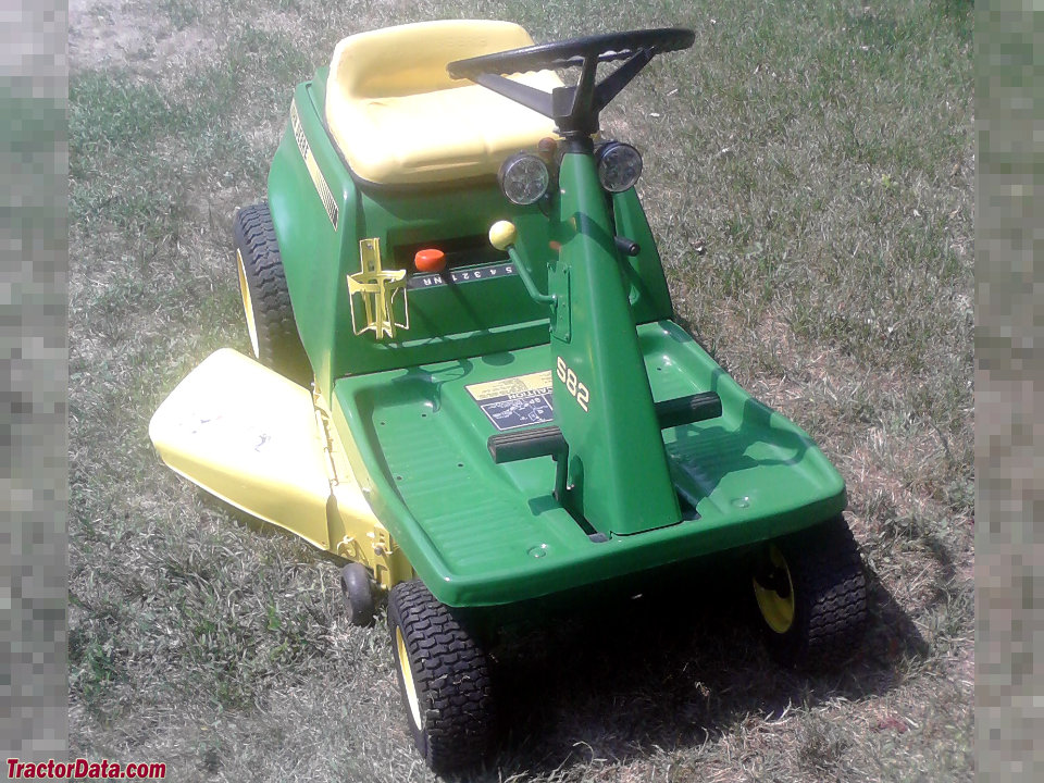 John Deere S82