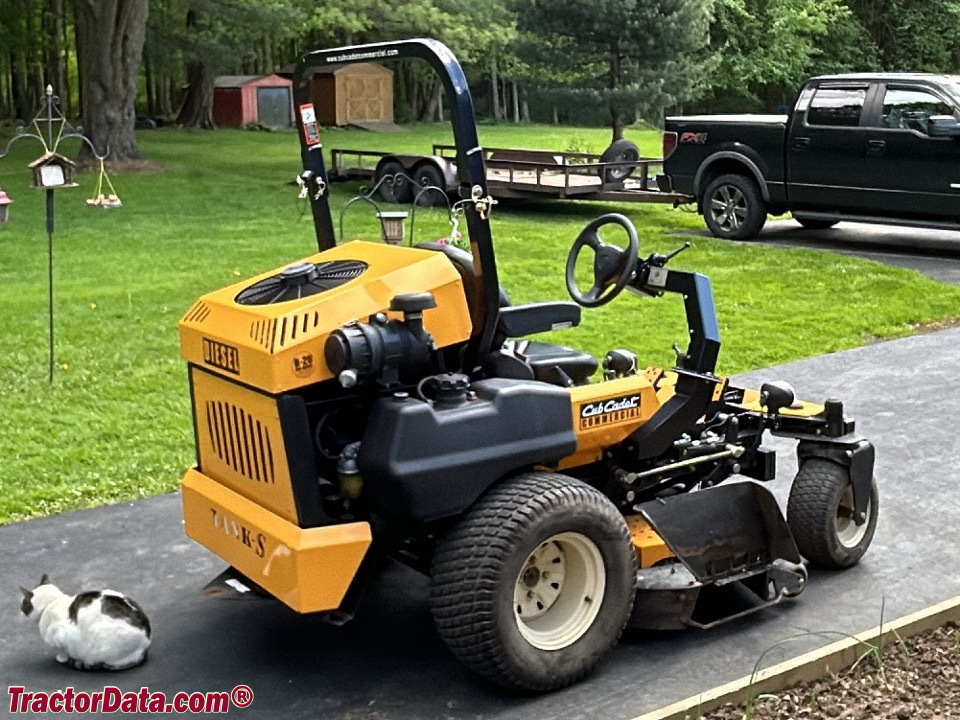 Cub Cadet Tank S6032, right rear view.
