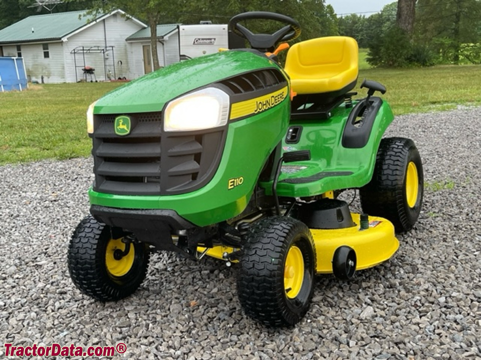 John Deere E110
